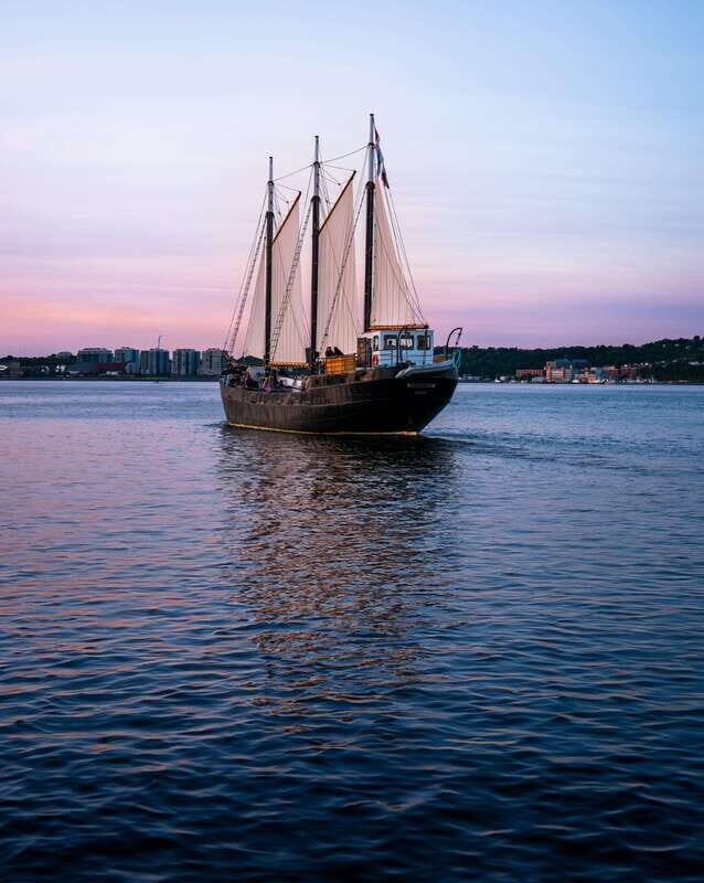 Halifax Sunset Cruise Aboard the Tall Ship Silva - The harbour loop: Georges Island, Maugher Beach, and McNabs Island lighthouse