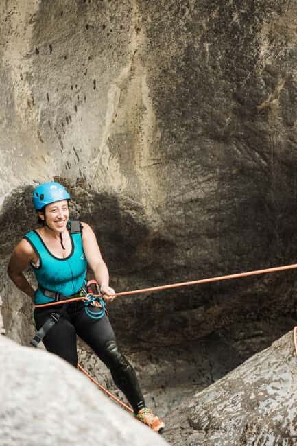 Heart Creek Canyoning tour - Beginner friendly - Near Banff - Who This Beginner-Friendly Canyoning Tour Is For