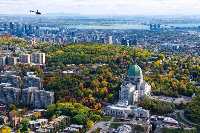 Helicopter Tour Over Montreal - What the headset narration and guide do for you (and the English question)
