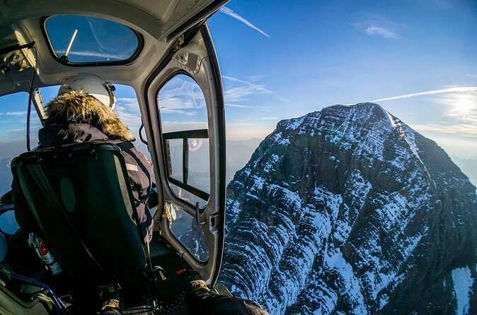 Helicopter Tour over the Canadian Rockies - The heart of the tour: the “6 Glaciers” stop-by-stop view
