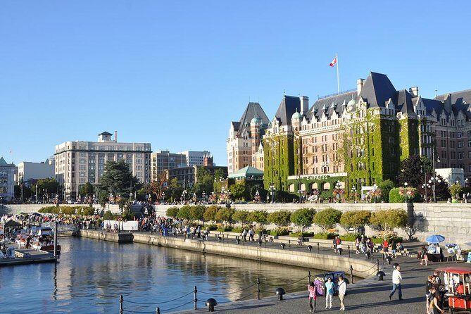 Historical Landmarks Tour of Victoria Grand City and Craigdarroch Castle - Royal BC Museum and Fairmont Empress: start with the city’s context