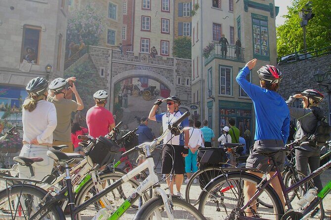 Historical Lower Town & Neighborhoods Bike Tour - Meet-up and start: what you should know before you roll