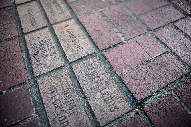 Historical Victoria Walking Tour - Stop 2: Government Street and the Advantage of a Compact City