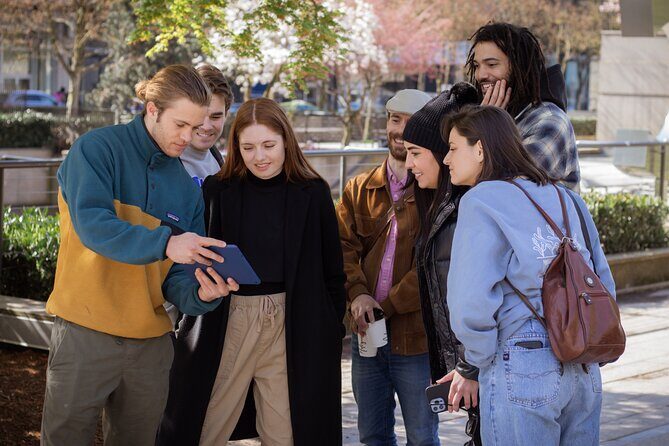 Hollywood North Film & TV Tour in Vancouver - The Tablet Clips: How They Make the Locations Click