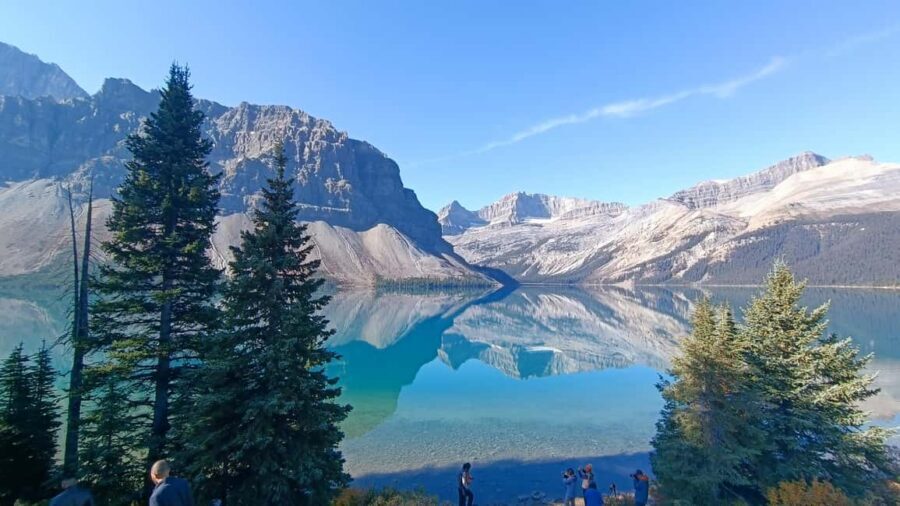 Icefield: Bow Lake, Columbia Icefield, Peyto Lake Day Tour - Languages on your day: what to expect from the guide