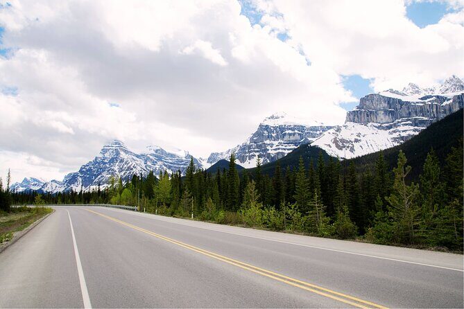 Icefields Parkway and Abraham Lake Bubbles Private Tour - The Icefields Parkway drive: why three hours matters