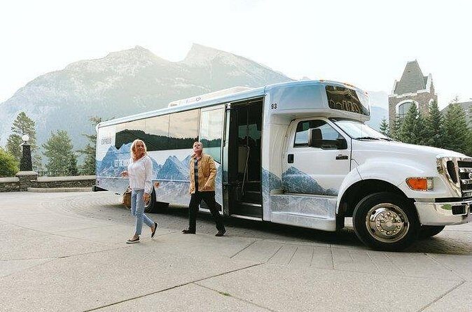 Icefields Parkway Discovery from Calgary, end Jasper - Banff National Park stops: short breaks that set the mood