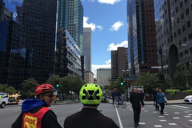 Independent Tour of Montreal by Bike - Old Montreal by bike: cobblestones, museums, and a flat first win