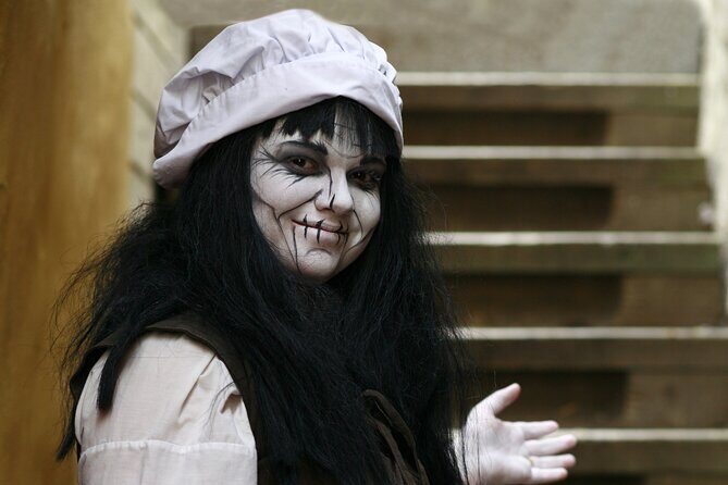 Interactive Street Theatre Crimes in New France - Where It Starts: Les Promenades Fantômes and the Theatre-Ghost Approach