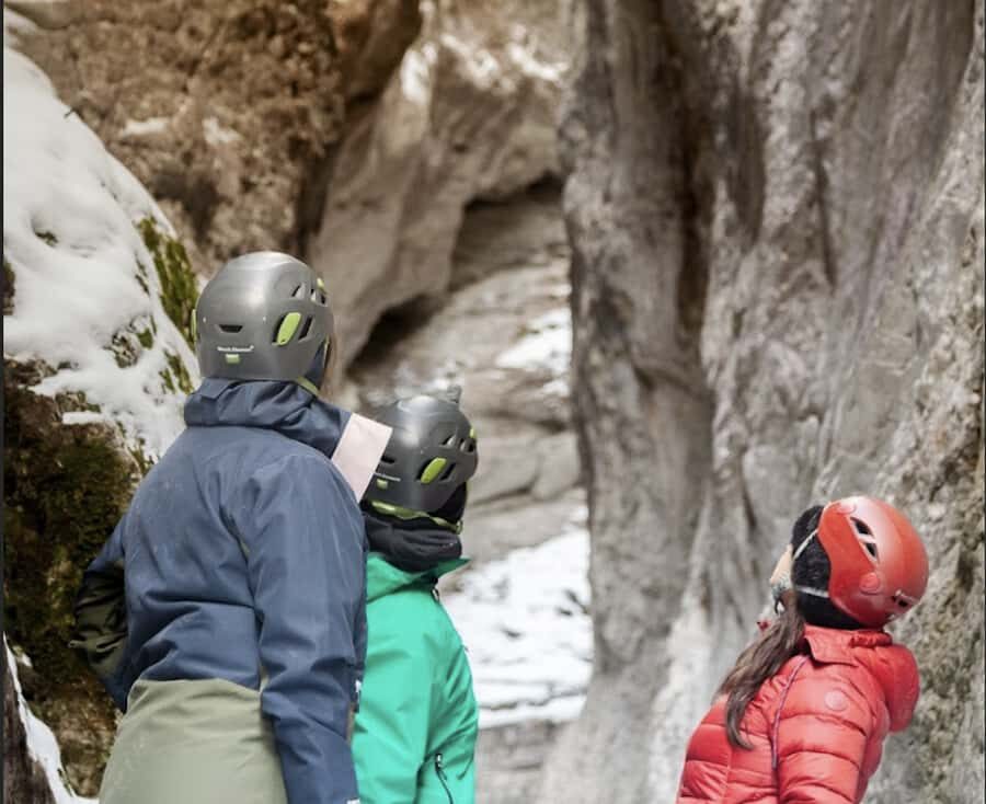 Jasper: Maligne Valley And Pleckatis Canyon Tour - What to bring for Jasper cold (and what the tour doesn’t provide)