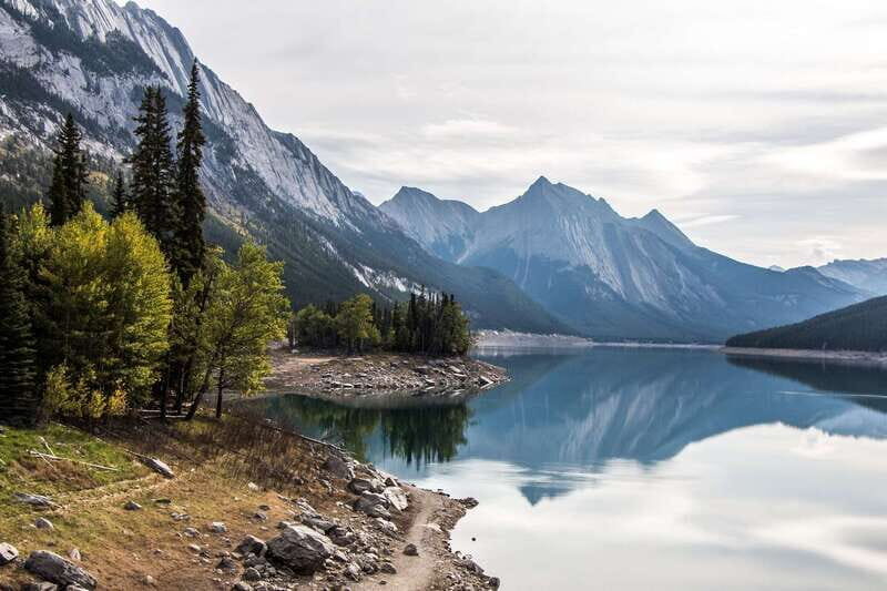 Jasper: Maligne Valley Wildlife & Spirit Island Cruise - Time, pace, and where the schedule might feel tight