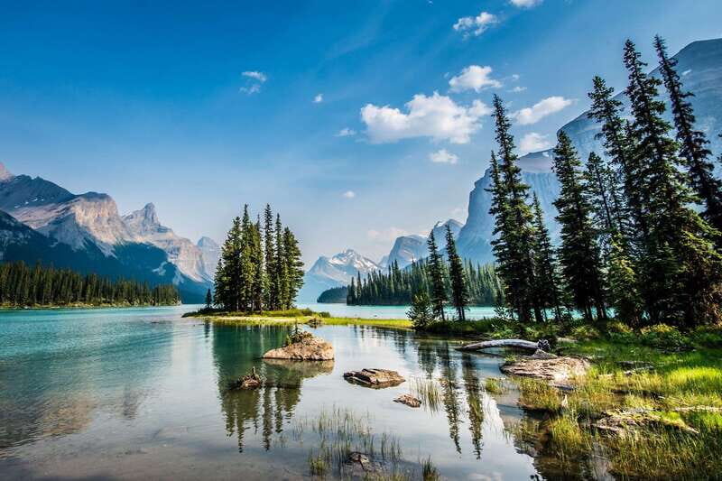 Jasper: Maligne Valley Wildlife & Spirit Island Cruise - Hotel pickup in Jasper: the parts that reduce stress
