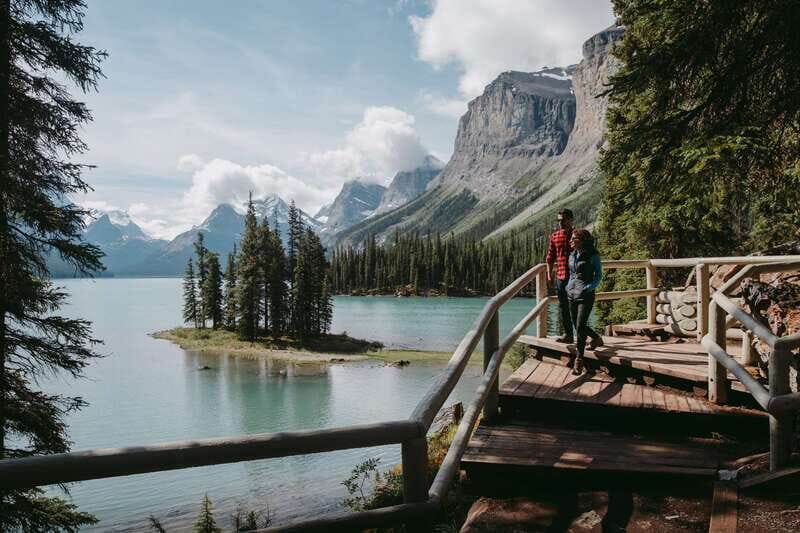 Jasper National Park: Maligne Lake Cruise With Guide - Jasper National Park starts before you even board the boat