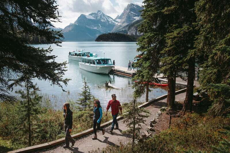 Jasper National Park: Maligne Lake Cruise With Guide - What 14 kilometers on Maligne Lake feels like (and why it’s the main event)