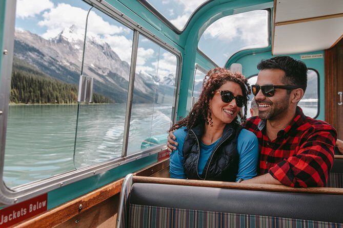 Jasper National Park Tour: Maligne Valley, Medicine Lake and Spirit Island - Wildlife spotting: what to watch for and why the guide matters