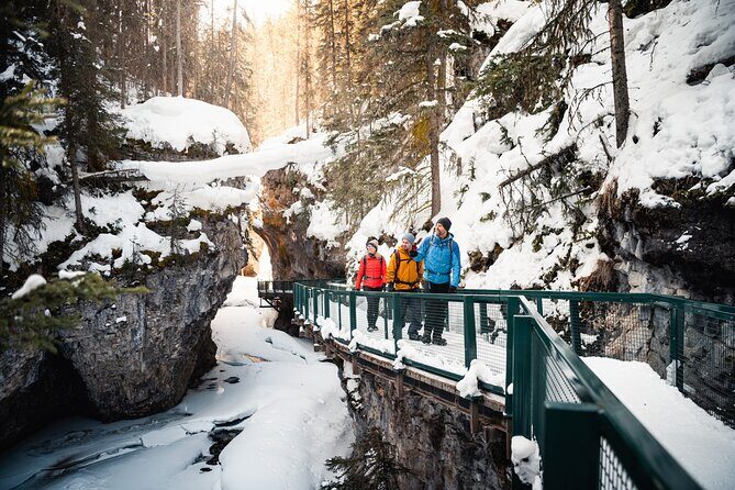 Johnston Canyon Icewalk - Pickup and timing: how the half-day runs