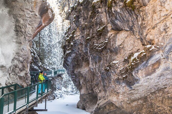 Johnston Canyon Icewalk from Banff AM - What to Wear and Bring for This Kind of Winter Walk