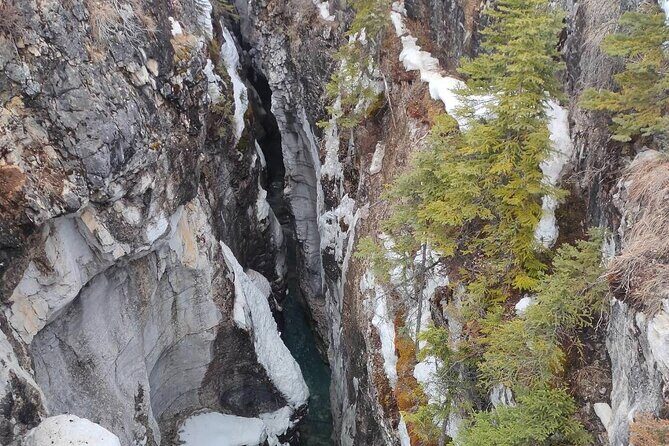 Johnston Canyon, Marble Canyon Hiking and Banff Town day tour - Banff Town Break: Walk, Shop, Eat (On Your Own)