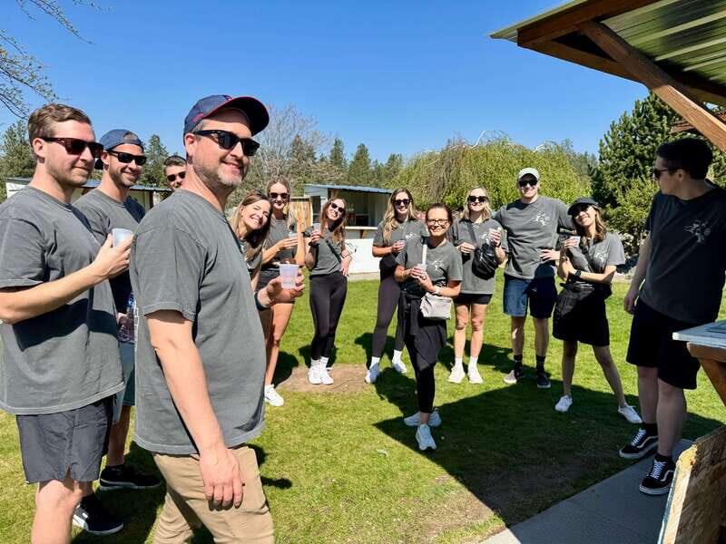 Kelowna: E-Bike Bee Tour w/ Tastings, Lunch, and Audioguide - Starting at Lakeside Eco-Sports: where the day really begins
