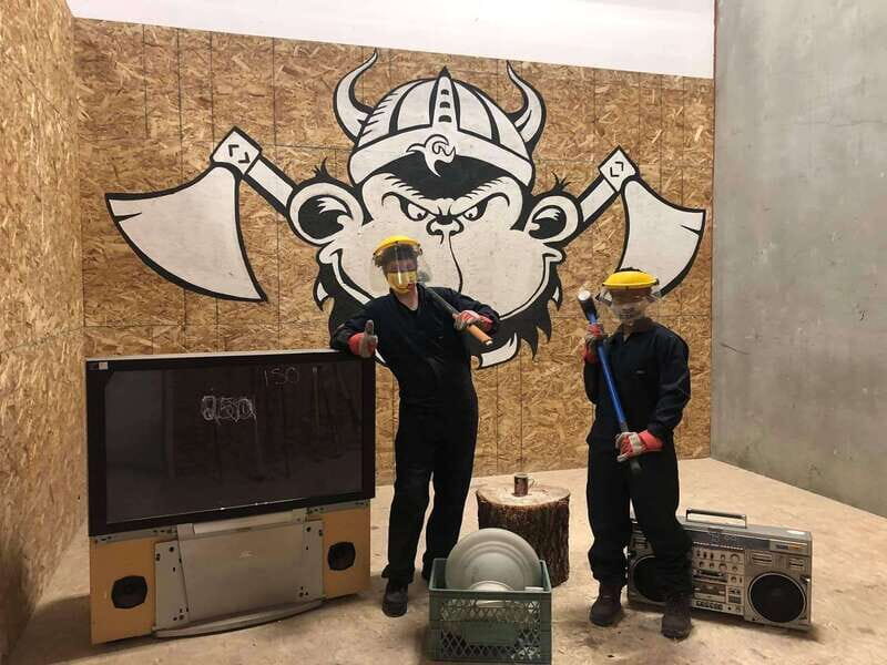 Kelowna: E-Bike Ride and Axe Throwing Adventure - Kelowna in One Session: E-bike Rails with Trails Meets Axe Throwing