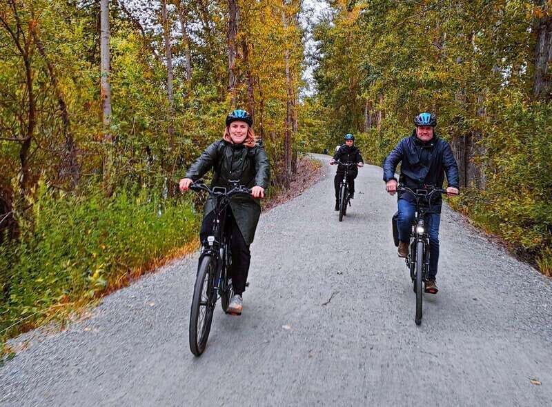 Kelowna: E-Bike Ride and Axe Throwing Adventure - Rails with Trails: The Guided Ride That Sets the Pace