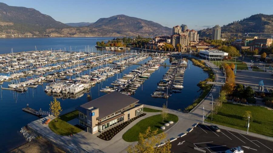 Kelowna: Guided E-Bike City Highlights Tour - Returning Downtown: Laurel Packing House and Kasugai Gardens