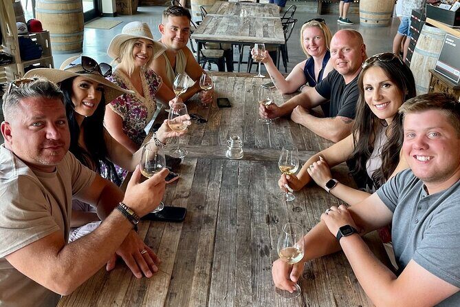 Kelowna Mystery Full Day Guided Wine Tour With 5 Wineries - Start-time reality check and pickup rules