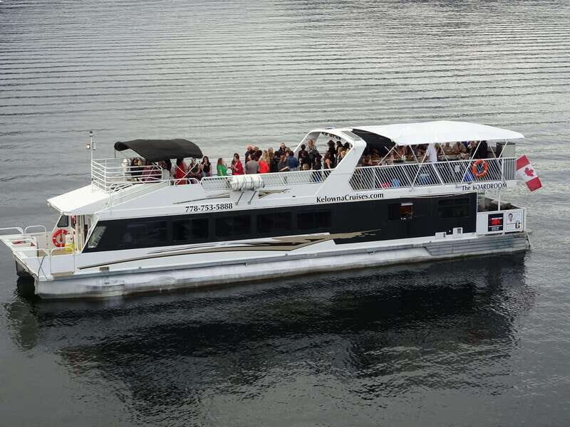 Kelowna: Okanagan Lake Afternoon Cruise - Getting to the boat: meeting next to the Kelowna Visitor Centre