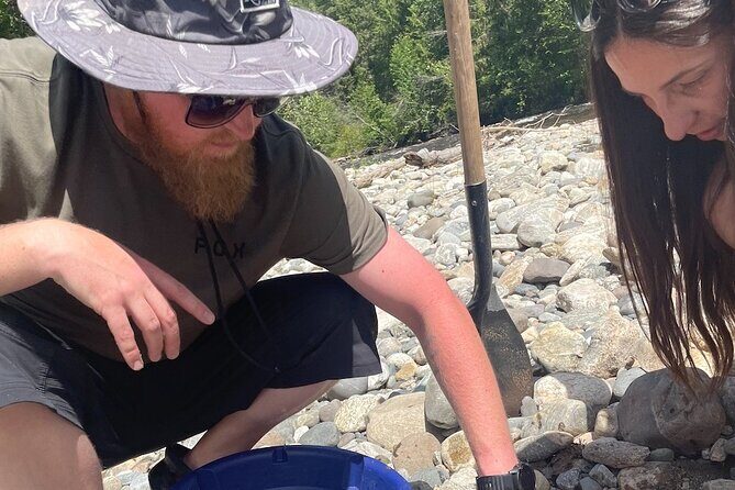 Kelowna Scenic Canyon Gold Panning Experience - Logistics that affect your day: timing, group size, and meeting point