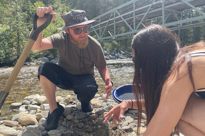 Kelowna Scenic Canyon Gold Panning Experience - Who this Kelowna gold panning experience is best for