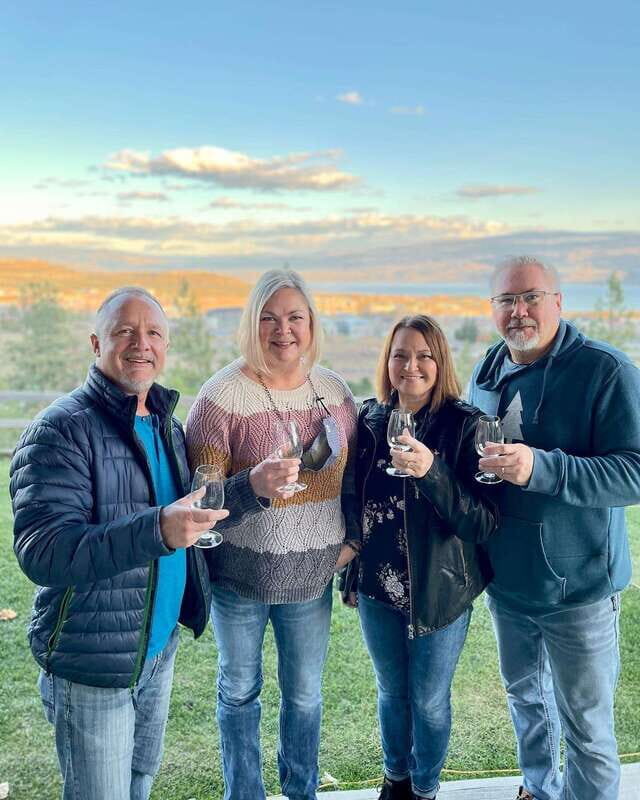 Kelowna: West Kelowna Full Day Guided Wine Tour - Views, photos, and pacing you can actually enjoy