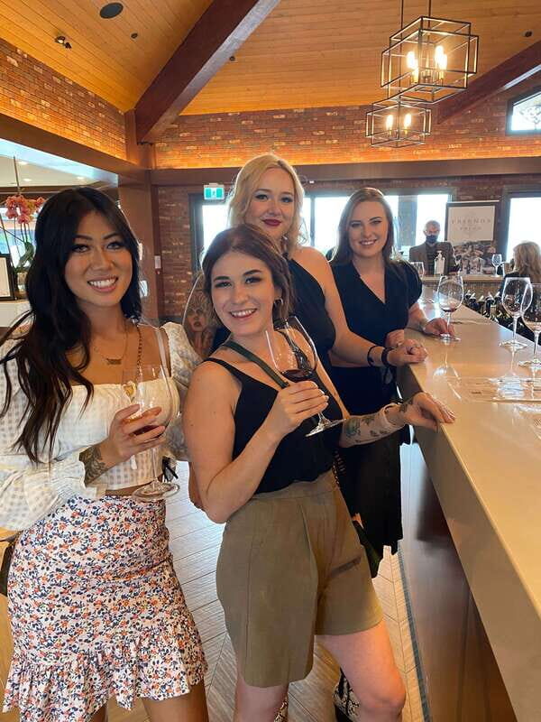 Kelowna: West Kelowna Full Day Guided Wine Tour - Small rules and comfort tips that help
