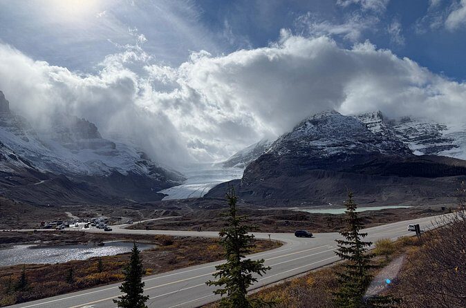 Lake Louise Banff Tour from Calgary Canmore Banff - Stop 3: Lake Minnewanka for Big-Water Time (and Included Admission)
