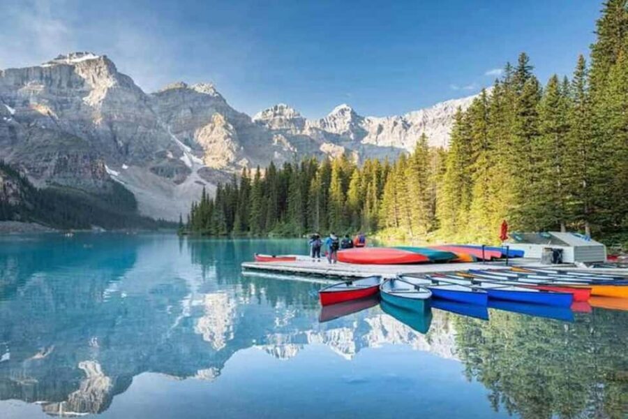 Lake Louise, Emerald Lake, Minnewanka Cruise & Banff Town - Bow Valley drive: where the scenery starts before the first lake