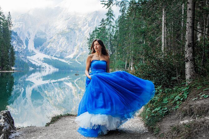Lake Louise & Lake Moraine Tour - Lake Moraine: Ten Peaks views and the rocky, uphill best spot