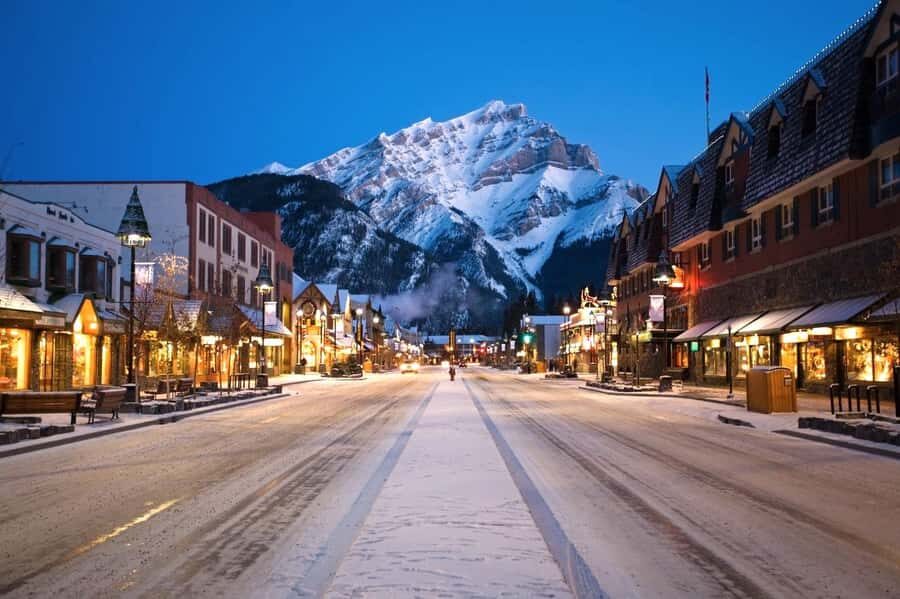 Lake Louise, Moraine, & Emerald: From Calgary/Canmore/Banff - Guide Quality: The Part That Makes the Day Feel Effortless