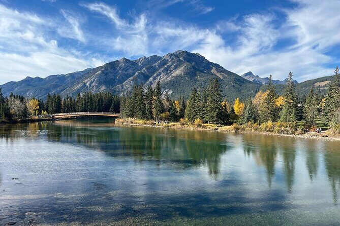 Lake Louise, Moraine Lake/Johnston Canyon, Banff Hot Springs Tour - Moraine Lake: peak-season magic and the winter swap