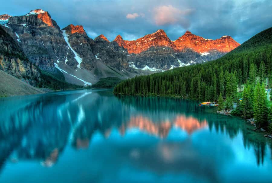 Lake Louise: Moraine & Louise Lake Half-Day Highlights Tour - Meeting at Lake Louise Ski Resort and Getting Comfortable Fast