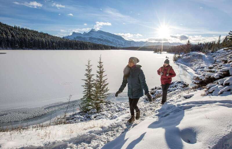 Lake Louise, Peyto Lake, Johnston Canyon & Icefields Parkway - Timing, Comfort, and What to Pack for a One-Day Winter Hit