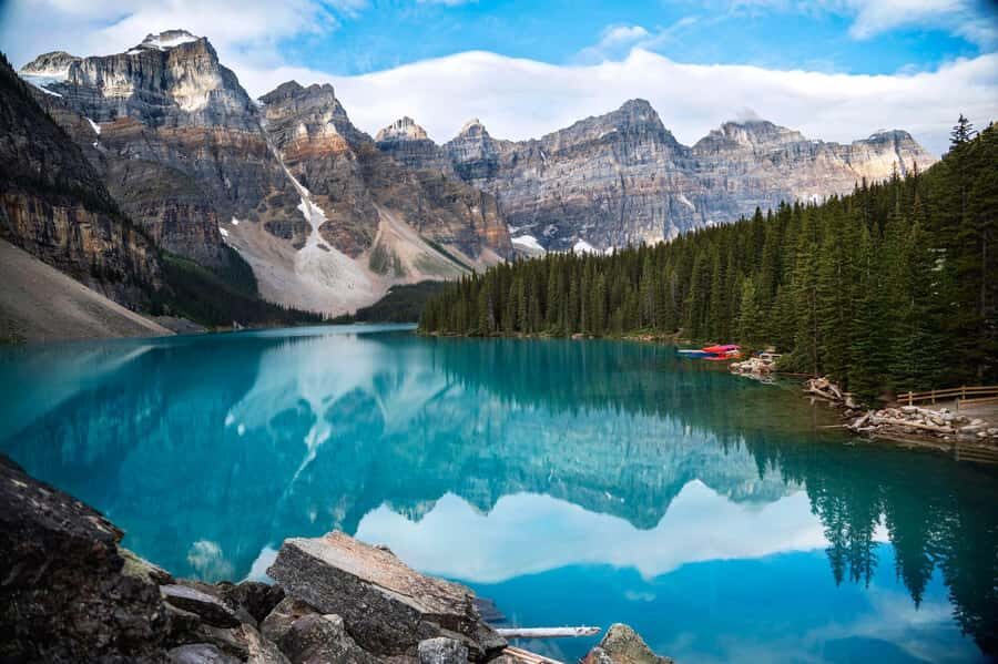 Lake Louise,Moraine Lake,Yoho NP,Johnston Canyon & BanffTour - One-day Banff and Yoho from Calgary: the real value