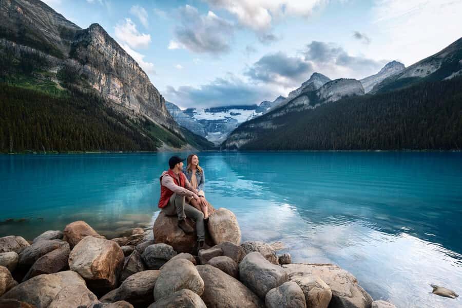 Lake Louise,Moraine Lake,Yoho NP,Johnston Canyon & BanffTour - Lake Louise: glacial water and a fast, photogenic stop