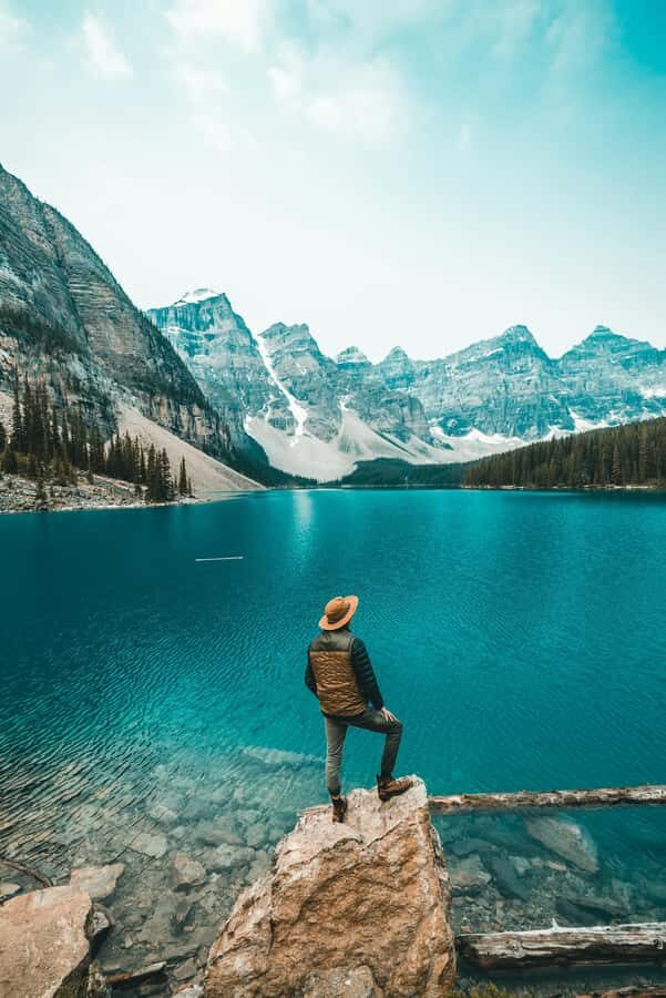 Lake Louise,Moraine,Emerald Lake,Johnston Canyon & BanffTour - Why this one-day Banff loop feels smart