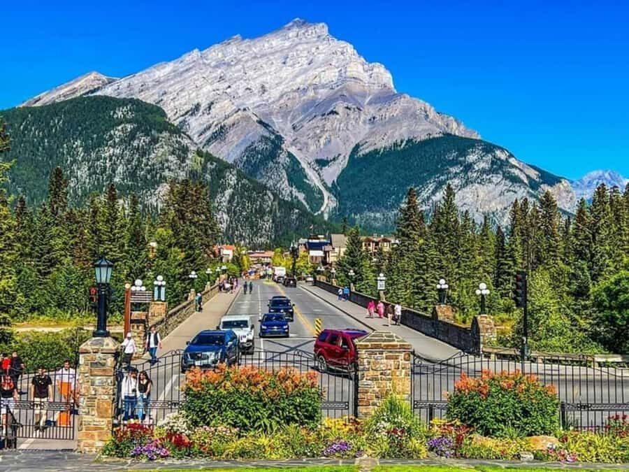 Lake Minnewanka, Lake, Louise, Johnson Lake & Banff Gondola - Banff National Park Photo Stops: Quick Hits with Big Views