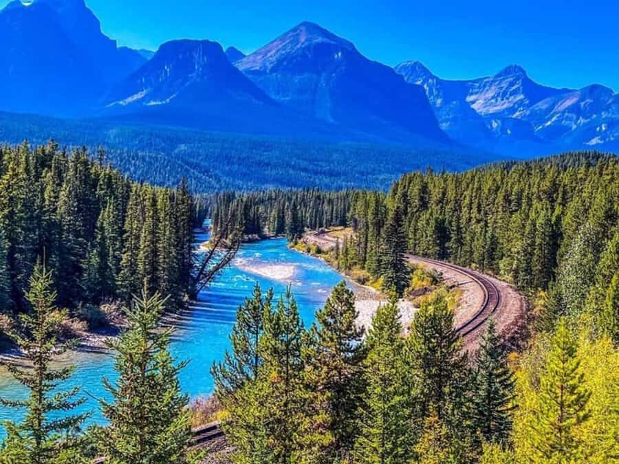 Lake Minnewanka, Lake, Louise, Johnson Lake & Banff Gondola - The Human Part: Guides and Drivers That Keep the Day Moving