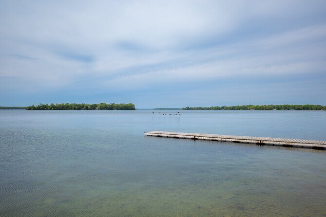 Lake Muskoka and Algonquin Small Group 1-Day Tour From Toronto - Lake Muskoka: the classic Ontario lake moment