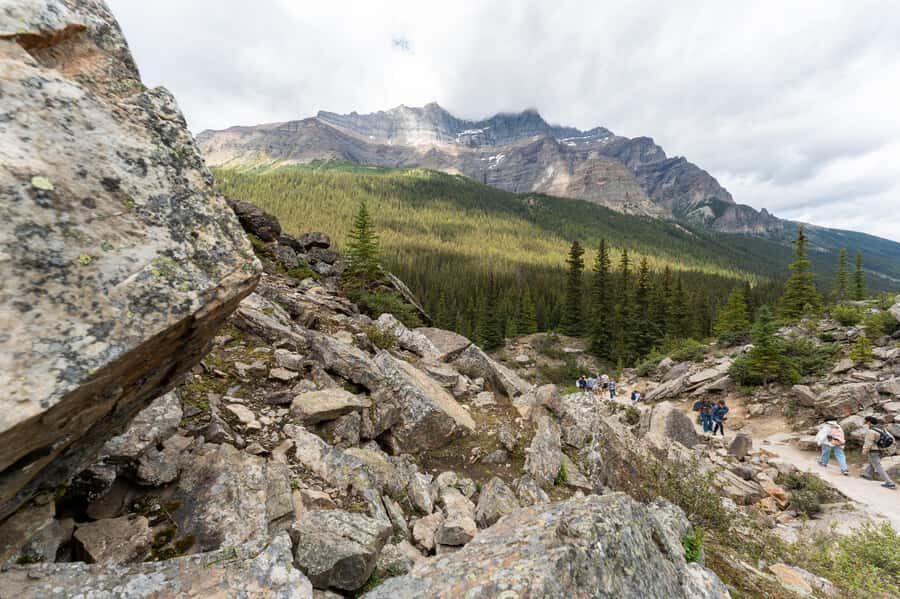 Lakes Moraine, Louise, Emerald, Johnston Canyon & Yoho Tour - Group size, comfort, and what $61 gets you