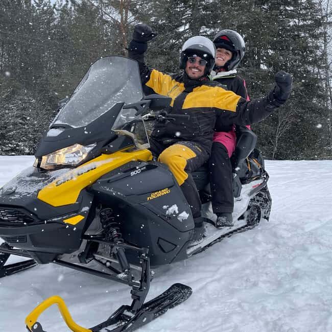 Laurentians: Snowmobile Guided Tour - Your Expedition 900 ACE ride: what a 2-seater really means