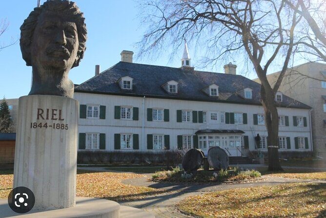 Louis Riel & Red River Metis Trails Tour - Meeting at The Forks and getting a smooth start
