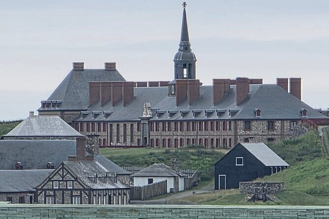 Louisbourg Fortress Tours - Louisbourg’s Walls, Lighthouse Views, and a Tight Cape Breton Loop