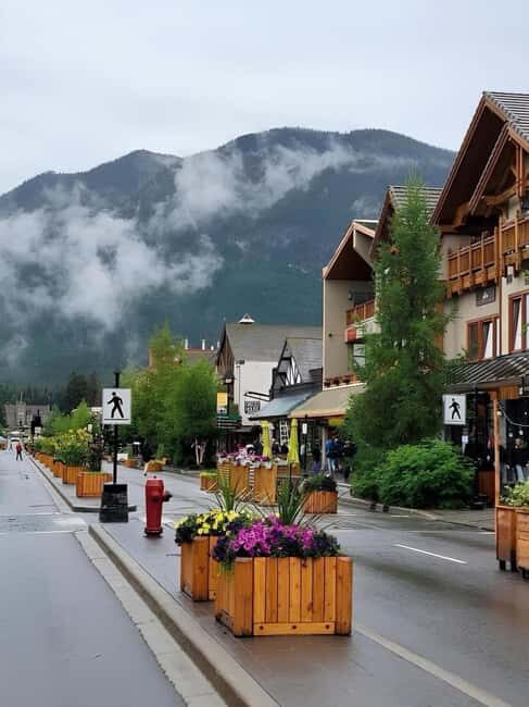 Louise Louise, Banff Gondola, Minnewanka & Emerald Lakes - Banff Town Finish: Lunch, Shops, and a Real Break From the Bus